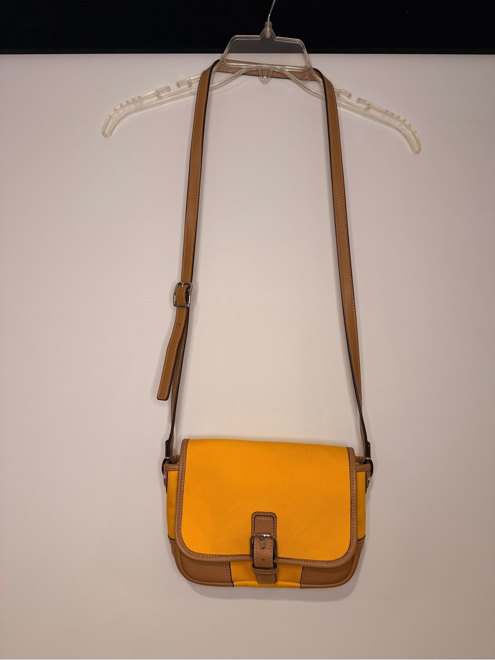 COACH Hadley Twill Field Bag Crossbody – Sunflower Yellow & Tan Leather (F29762)